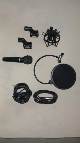 Kit Microfone + 2 Cabos + Pop Filter + Aranha