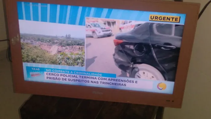 Tv toda em ordem boa pra uso fone *88