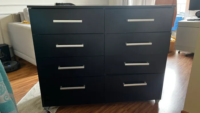 Vendo cômoda 8 gavetas