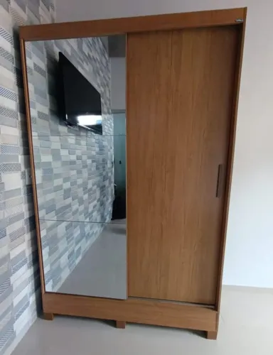 Guarda roupa de solteiro de portas de correr 