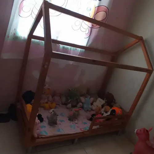 Cama montessoriana usada madeira 