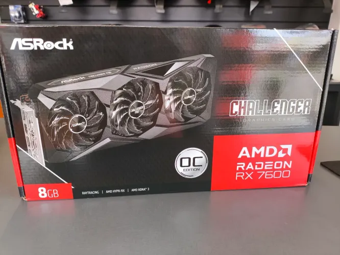 Placa de vídeo RX 7600 triple fan Challenger 