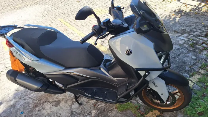 Xmax 300