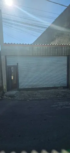 CASA COM 7 COMODOS EM REFORMA sem acabamento