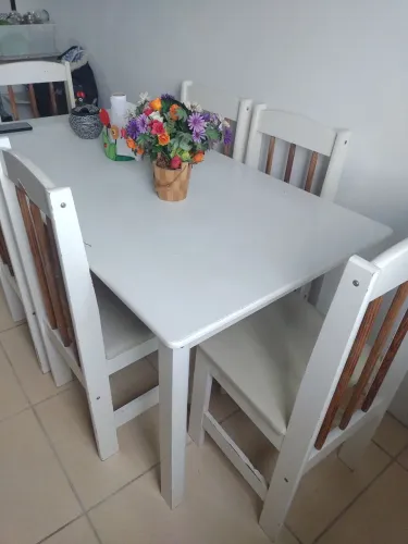 Mesa de madeira 6 lugares