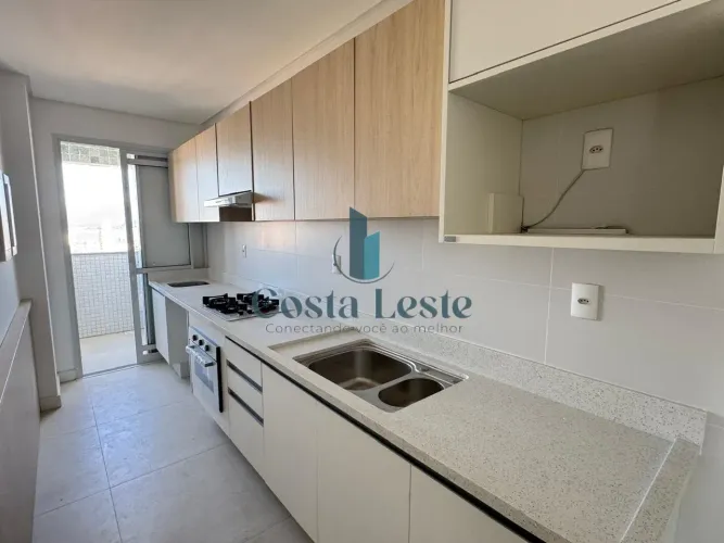 Apartamento Moderno com 2 Suítes e Móveis Planejados no Kobrasol