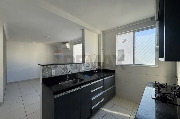 Apartamento 2 Qts na Praça Geralda Marra São João Batista | Andar Alto e Silencioso