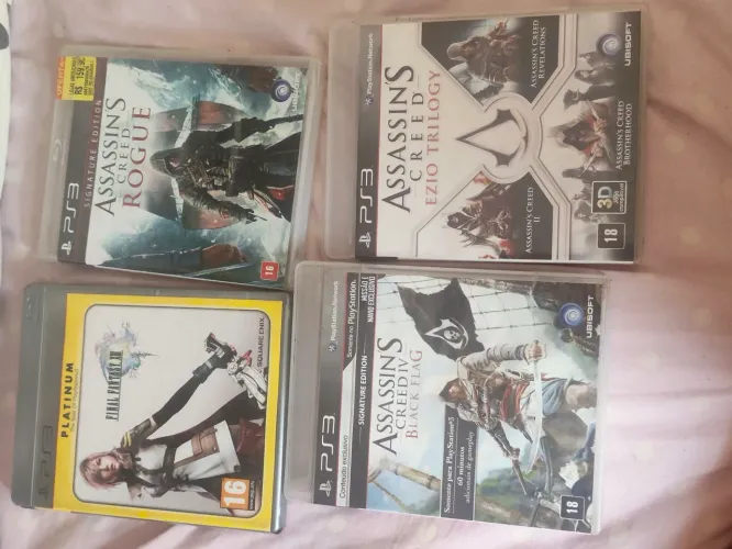 PS3 incluso 1 controle e vários jogos 
