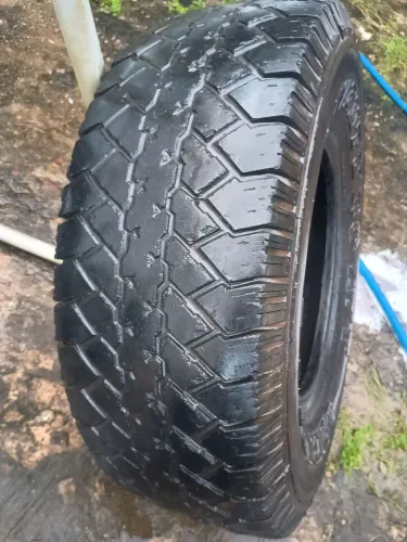4 pneus aro 15 31x10.50 para camionete
