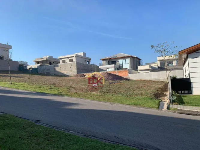 Terreno PERMUTA por AP - R$ 850.000 - Condomínio Residencial Colinas do Paratehy - São Jos