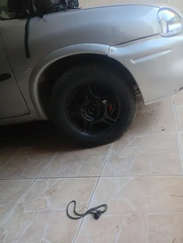 Rodas aro 13 com pneus