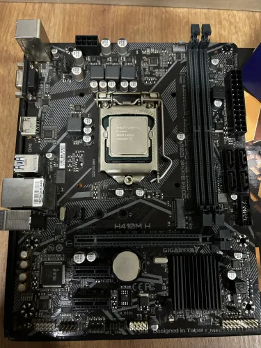 Placa mãe H410m H e processador i5 10400