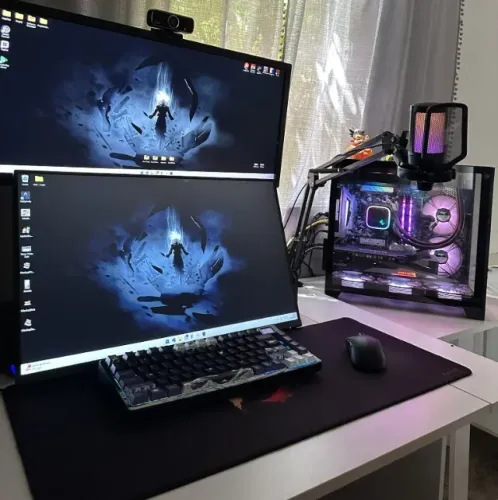 PC GAMER + MONITOR - R7 5700G-32GB RAM-RX 7600 3 FANS