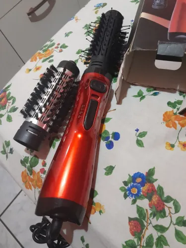 Escova de cabelo rotativa