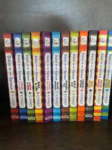 Coleção de livros diário de um banana