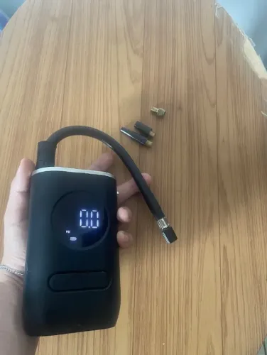 Compressor de Ar Portátil Digital Recarregável para Carro, Moto e Bicicleta