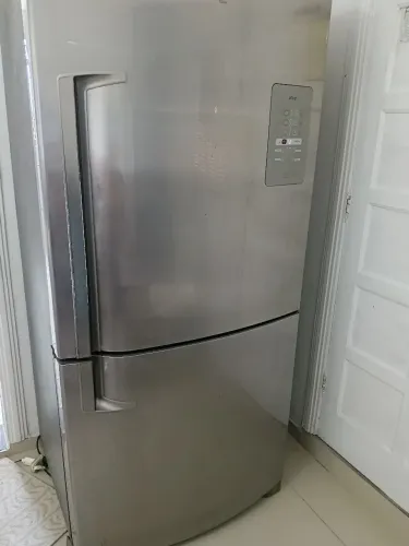 Geladeira Brastemp 591 L frost free inox inverse
