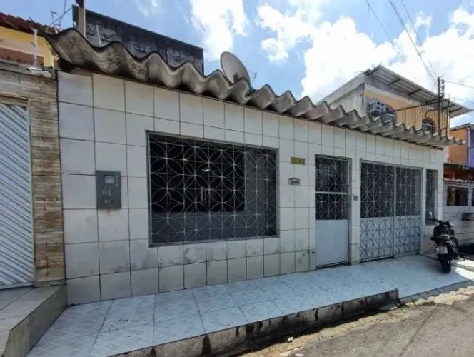 CASA EM CANUDOS