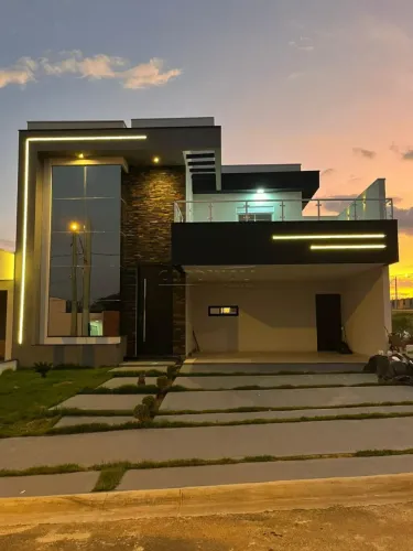 Casa à venda no Condomínio Residencial Evidências com 4 suítes e piscina.