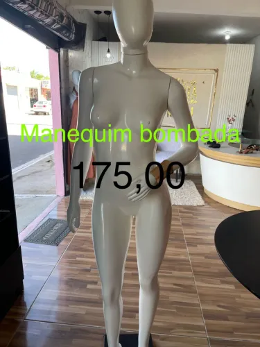 Manequins