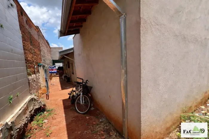 Casa para Venda em Piracicaba, Pompéia, 2 dormitórios, 1 banheiro, 2 vagas