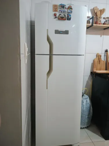 Geladeira Eletrolux 220v