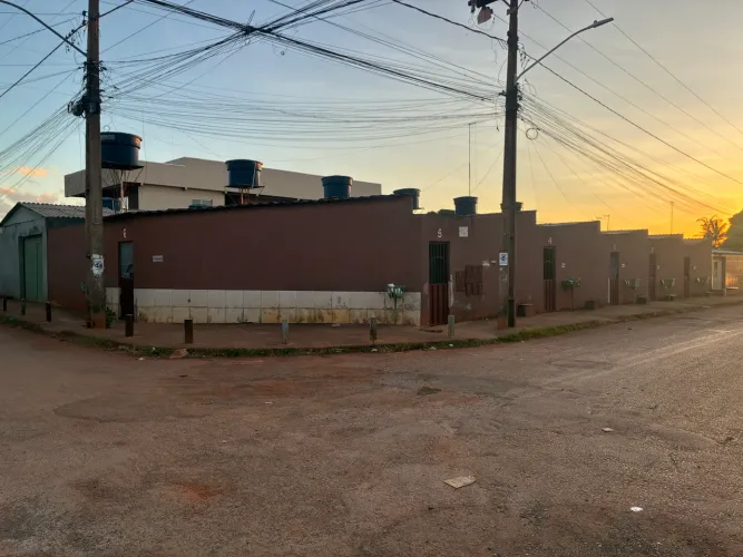 Vendas de 6 casas em único lote 