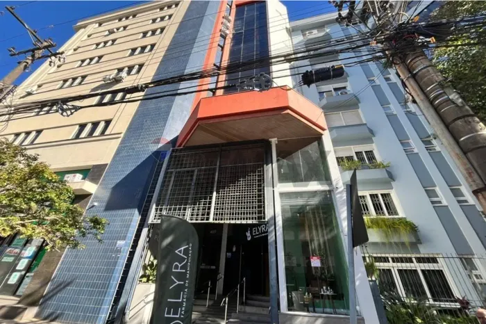 Sala Comercial no Centro - 100m² privativos - Valor abaixo do mercado