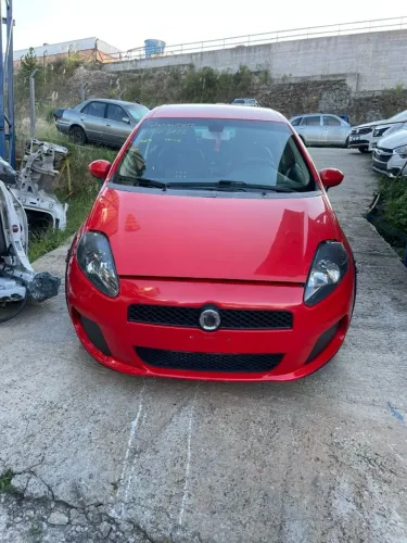 Sucata Fiat Punto 1.4 Tjet 2010 Turbo Gasolina Manual 152cvs Disponivel em Peças