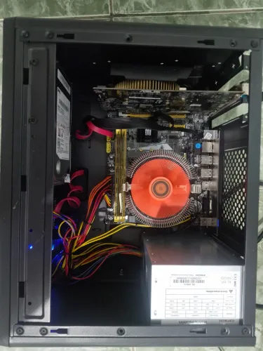 PC para estudos e jogos leves