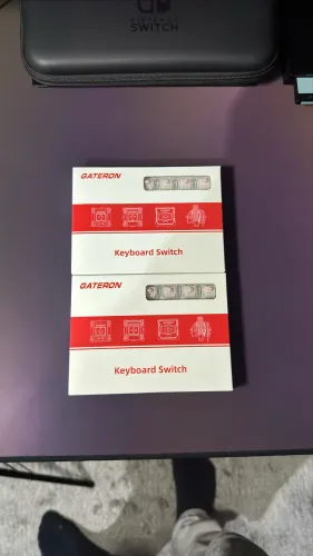 Gateron Snowy Pink Switch Set - Switch Mecânico Linear Suave (70 unidades)