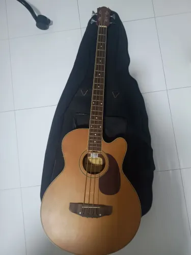 Baixo Giannini eletroacústico + case