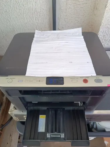 Vendo impressora multifuncional samsung scx-3200, laser Monocrática, precisa de revisão.
