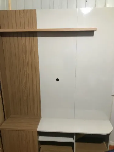 Vende-se estante de sala