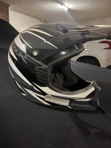 Capacete Fox Tracer tamanho 64cm