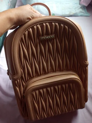 Bolsa moleca semi nova 