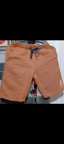 Bermuda masculina moderna