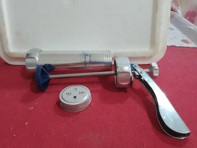Biscoiteira manual, marca "Marcato"