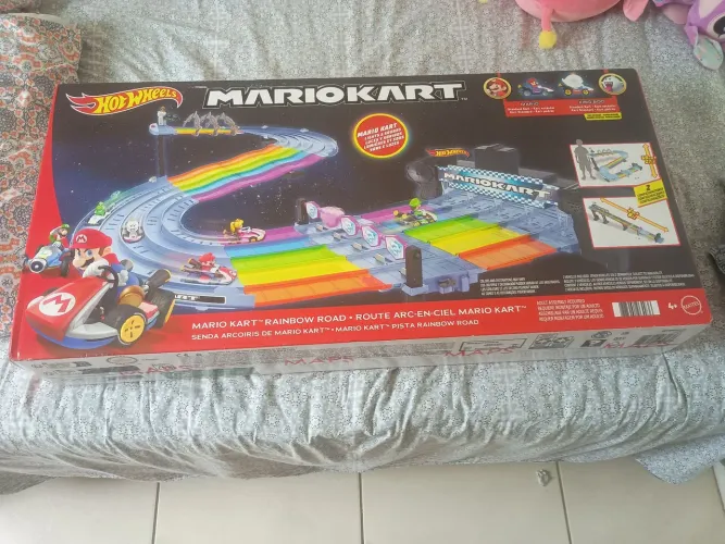 Pista Hot Wheels Mario Kart Rainbow Road