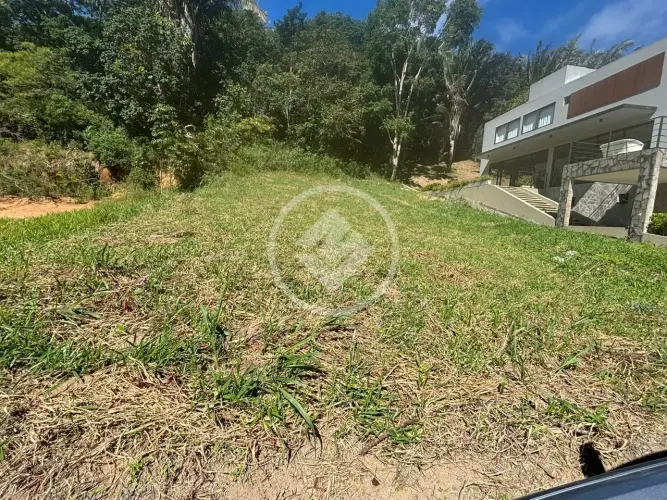 TERRENO NO MELHOR CONDOMINIO DE BANANEIRAS codigo: 348682