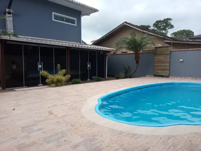 Imóvel para venda possui 235 metros quadrados com 3 quartos