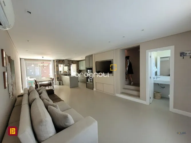 Casa de 3 dormitórios (1 suítes) e 2 vagas