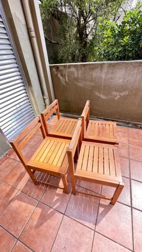 Cadeiras de madeira
