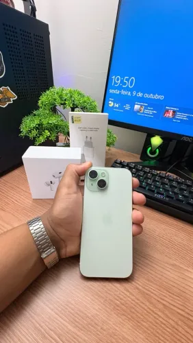 iPhone 15 impecável - fone de brinde