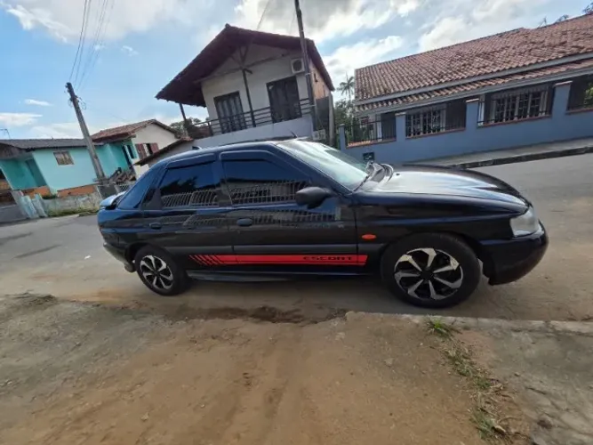 Ford Escort GLX 1.8i 16V 4P 1997