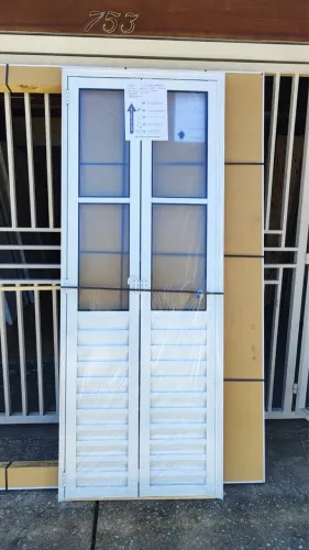 PORTA CAMARÃO DE ALUMÍNIO COM VIDRO - BRANCA - A PARTIR DE R$865