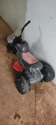 Moto infantil elétrica 