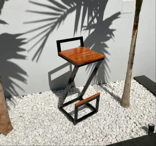 Banqueta em z estilo industrial 