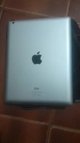 Vende se IPAD de 4? geração 31 gigas sem detalhes