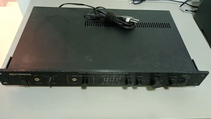 Amplificador Cignus AC300